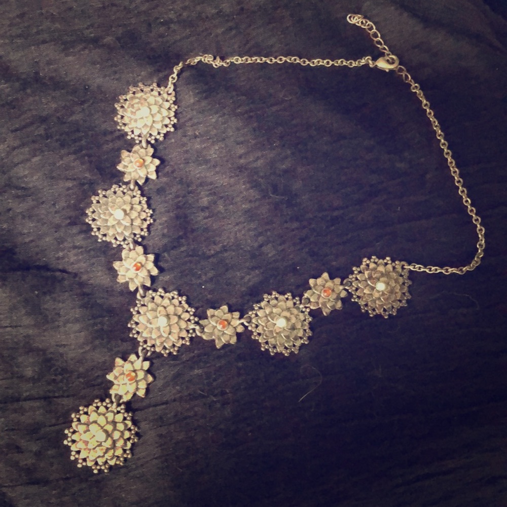 Lotus link necklace